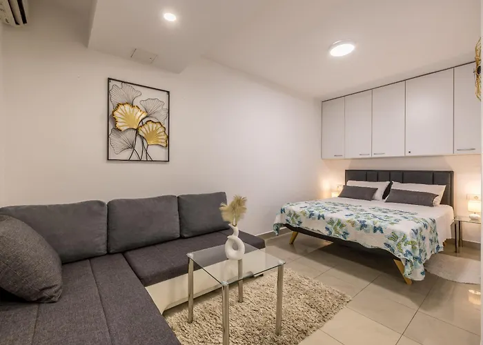 Studio Apartment Nikol